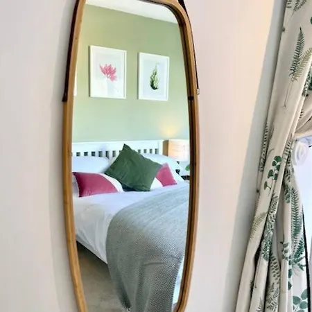 Beautiful Garden Room With Private Entrance Kingsbridge  Extérieur photo